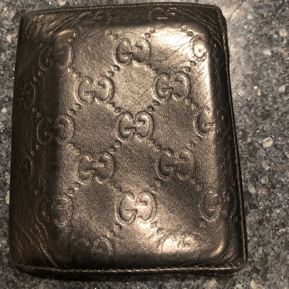Authentic men’s Gucci wallet